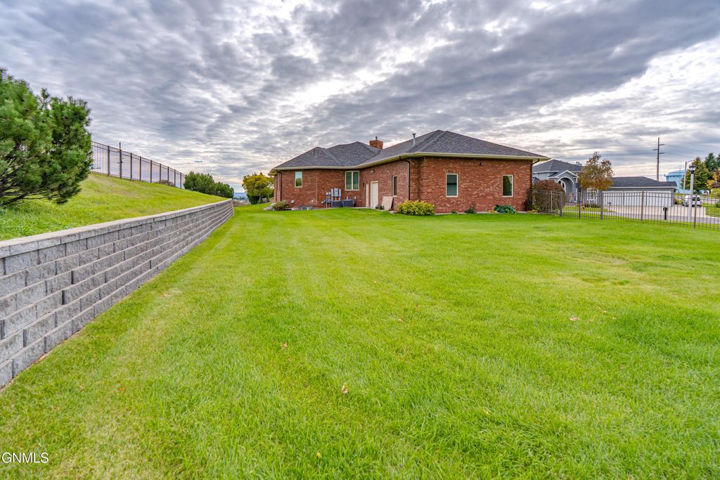 901 Corvette Circle, Bismarck, ND 58503 photo 119