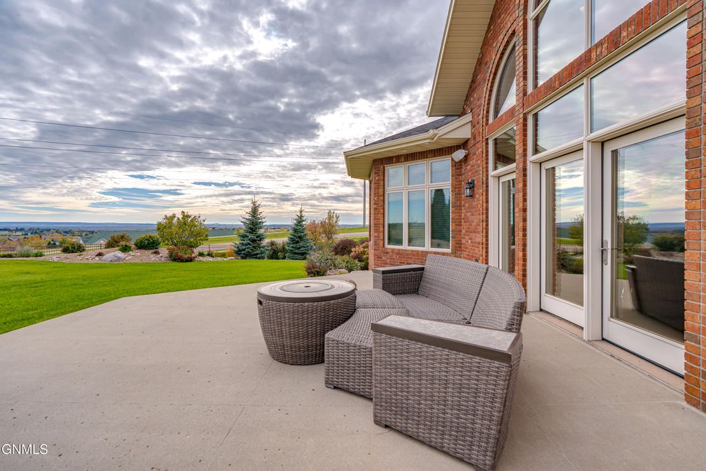 901 Corvette Circle, Bismarck, ND 58503 photo 128