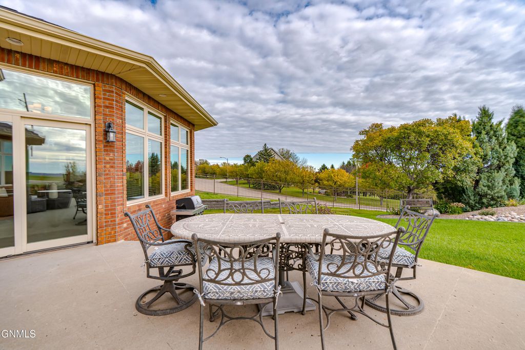 901 Corvette Circle, Bismarck, ND 58503 photo 129