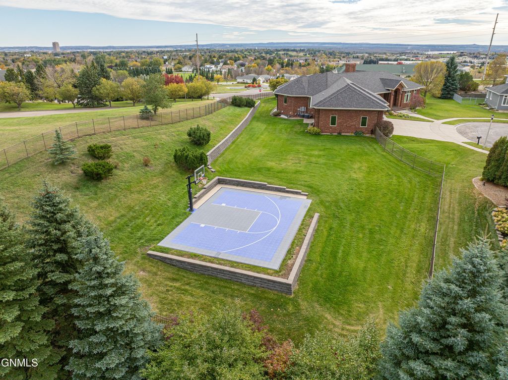 901 Corvette Circle, Bismarck, ND 58503 photo 135