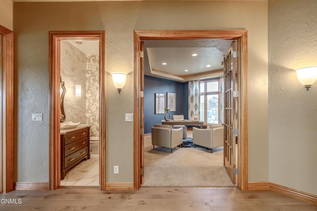 901 Corvette Circle, Bismarck, ND 58503 photo 19