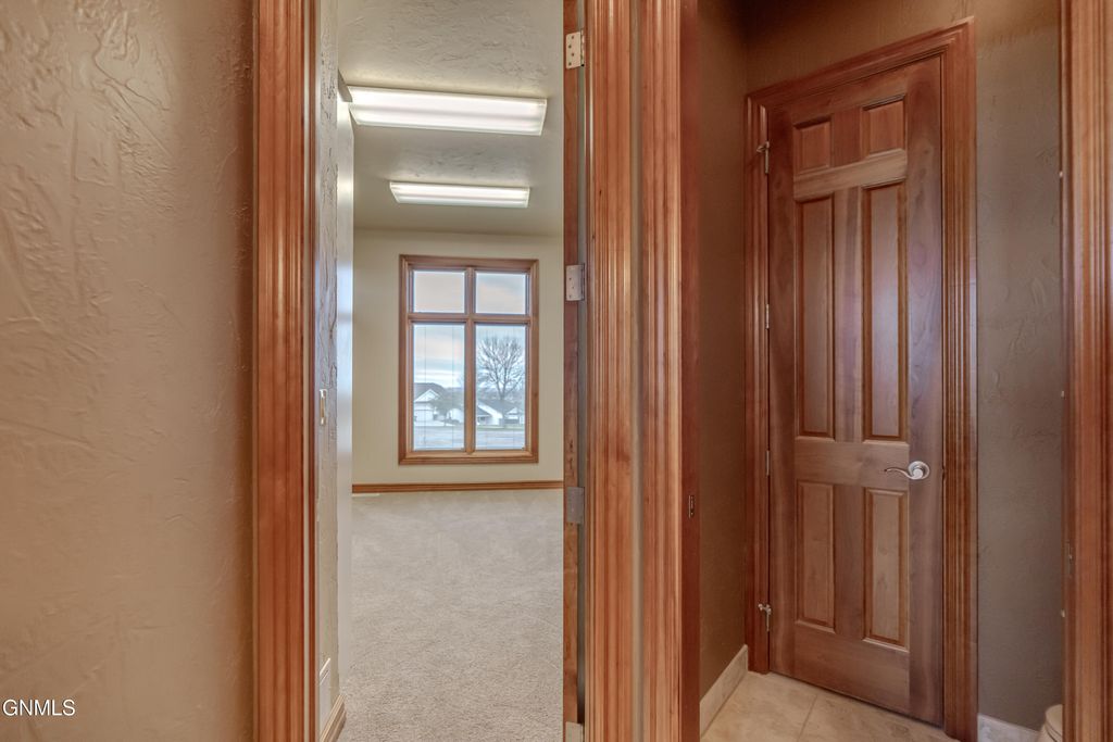 901 Corvette Circle, Bismarck, ND 58503 photo 34