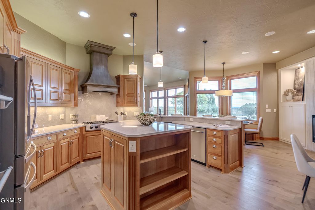 901 Corvette Circle, Bismarck, ND 58503 photo 56