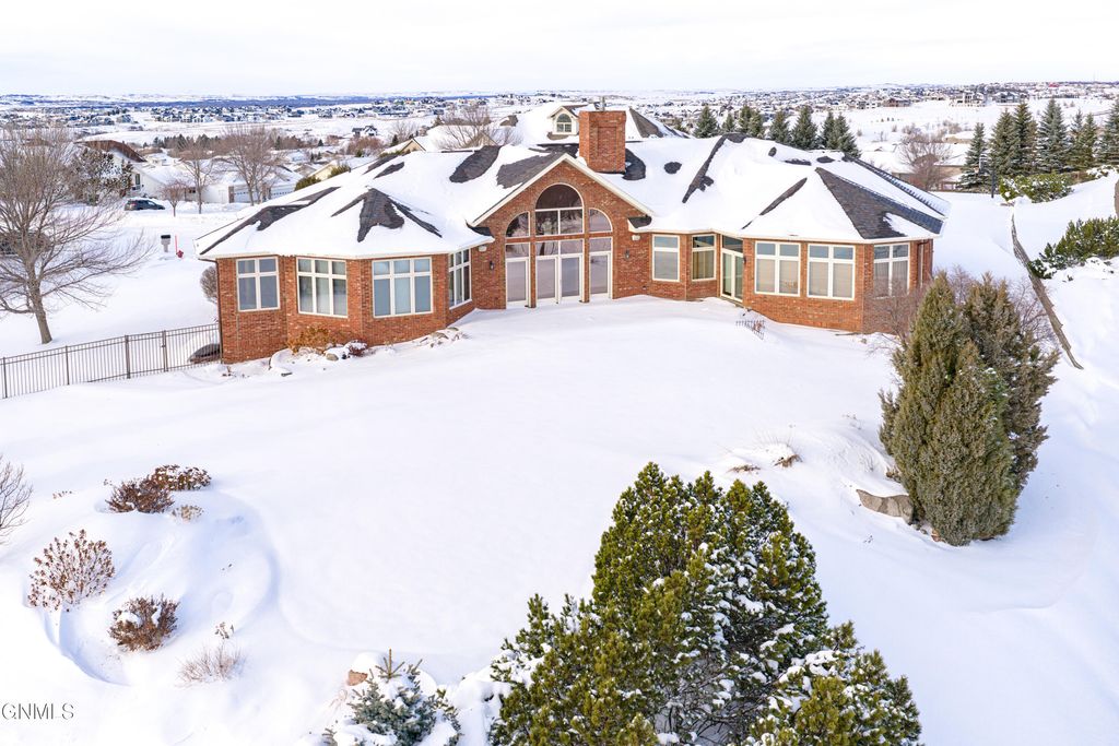 901 Corvette Circle, Bismarck, ND 58503 photo 7