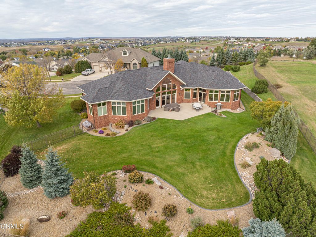 901 Corvette Circle, Bismarck, ND 58503 photo 9