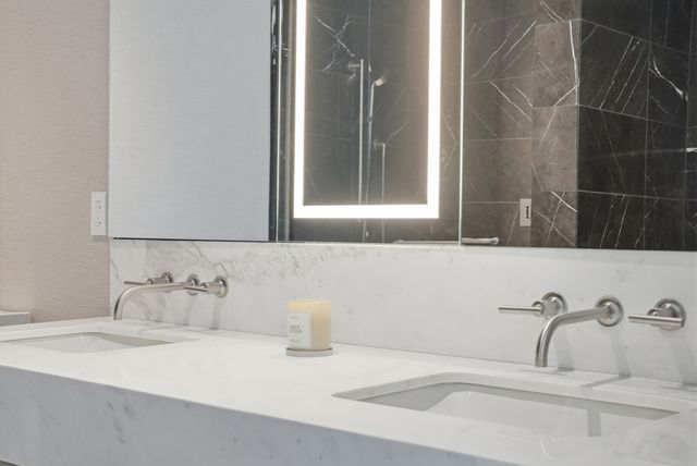 160 2nd Ave S Apt 2104, Nashville, TN 37201