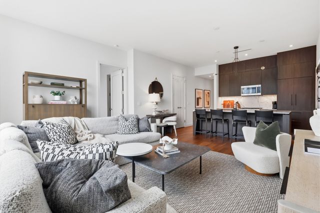 160 2nd Ave S Apt 2104, Nashville, TN 37201
