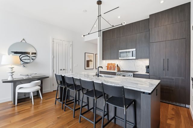 160 2nd Ave S Apt 2104, Nashville, TN 37201