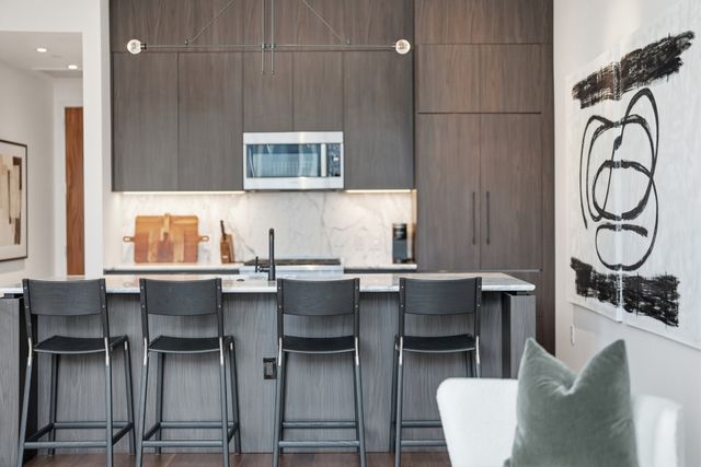 160 2nd Ave S Apt 2104, Nashville, TN 37201