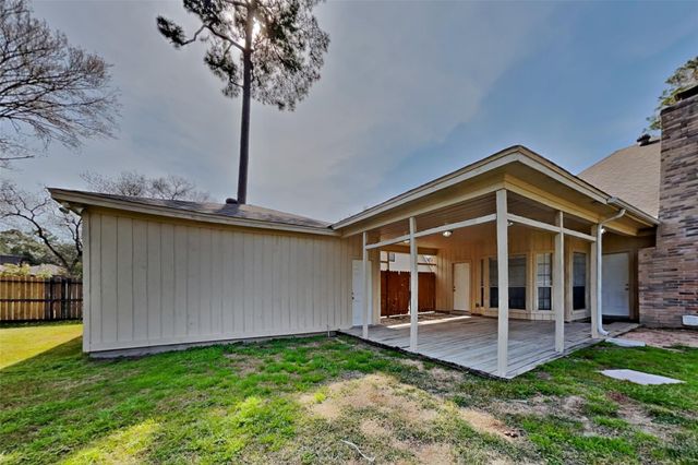 2822 Deer Hollow Drive, Houston, TX 77345