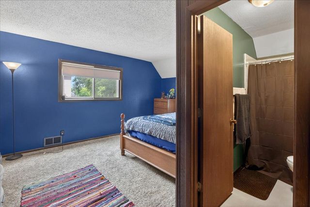 6429 Maple Street, North Branch, MN 55056