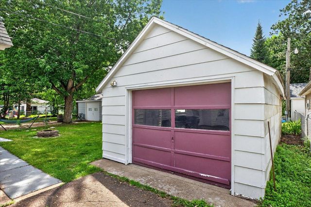 6429 Maple Street, North Branch, MN 55056