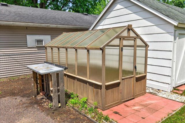 6429 Maple Street, North Branch, MN 55056