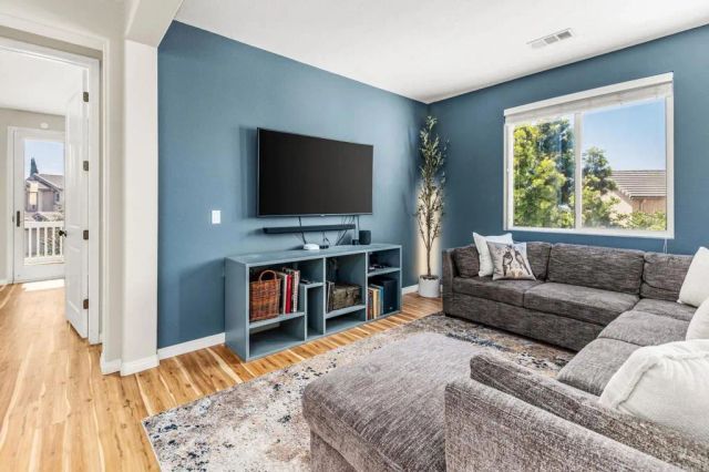 1385 Rock Court, San Marcos, CA 92078
