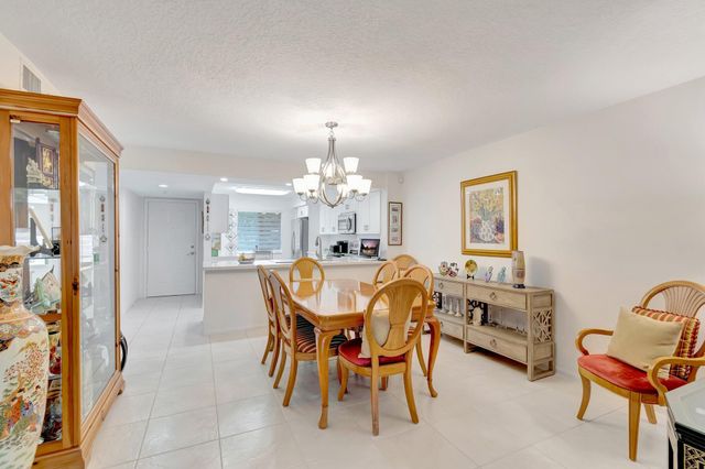 5746 CRYSTAL SHORES Drive 103, Boynton Beach, FL 33437