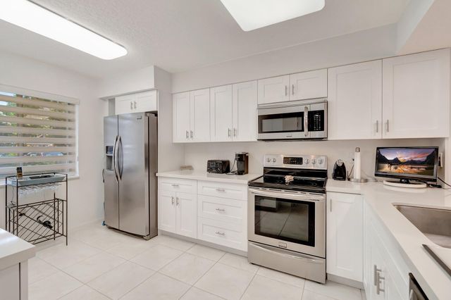 5746 CRYSTAL SHORES Drive 103, Boynton Beach, FL 33437