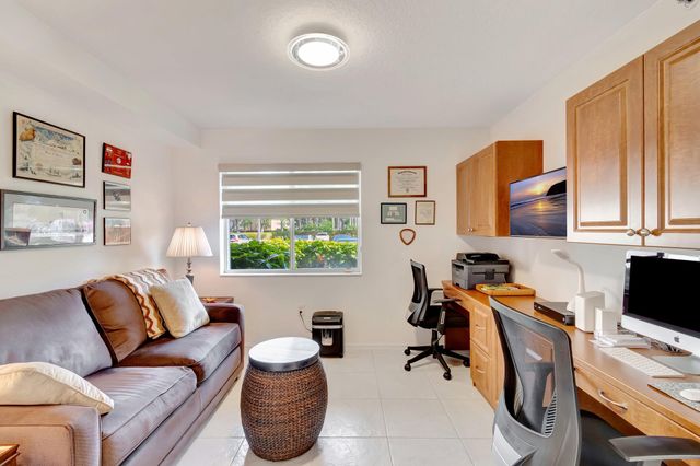 5746 CRYSTAL SHORES Drive 103, Boynton Beach, FL 33437