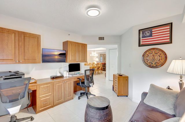 5746 CRYSTAL SHORES Drive 103, Boynton Beach, FL 33437