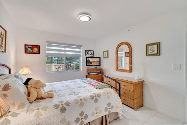 5746 CRYSTAL SHORES Drive 103, Boynton Beach, FL 33437
