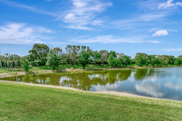 5746 CRYSTAL SHORES Drive 103, Boynton Beach, FL 33437