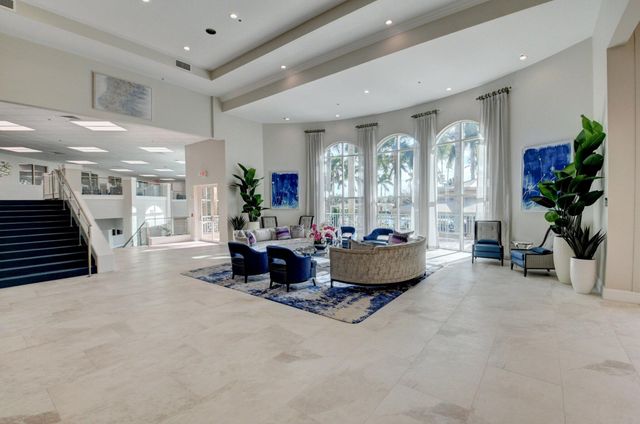 5746 CRYSTAL SHORES Drive 103, Boynton Beach, FL 33437