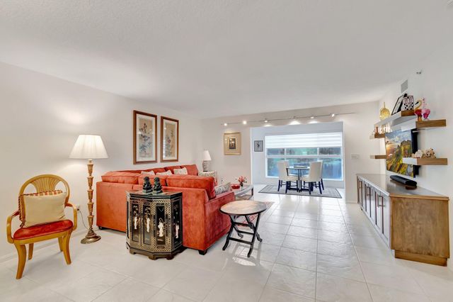 5746 CRYSTAL SHORES Drive 103, Boynton Beach, FL 33437
