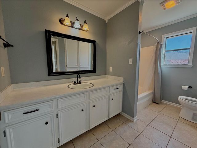 1203 Hollis DR, Brenham, TX 77833