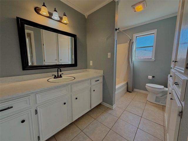 1203 Hollis DR, Brenham, TX 77833