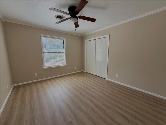 1203 Hollis DR, Brenham, TX 77833
