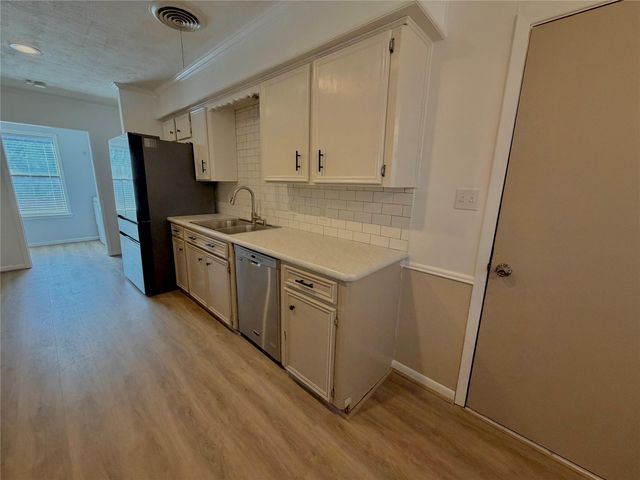 1203 Hollis DR, Brenham, TX 77833