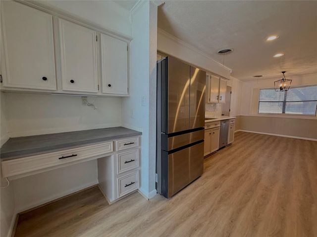 1203 Hollis DR, Brenham, TX 77833