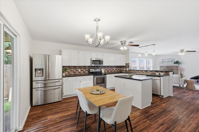 1572 Chivalry Lane, Little Elm, TX 75068