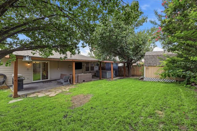 1572 Chivalry Lane, Little Elm, TX 75068