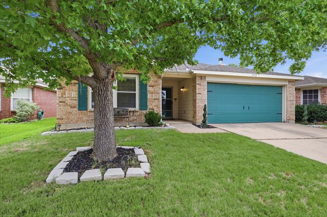 1572 Chivalry Lane, Little Elm, TX 75068