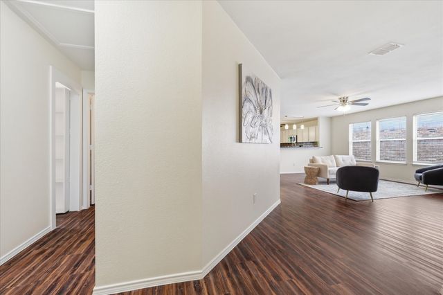 1572 Chivalry Lane, Little Elm, TX 75068