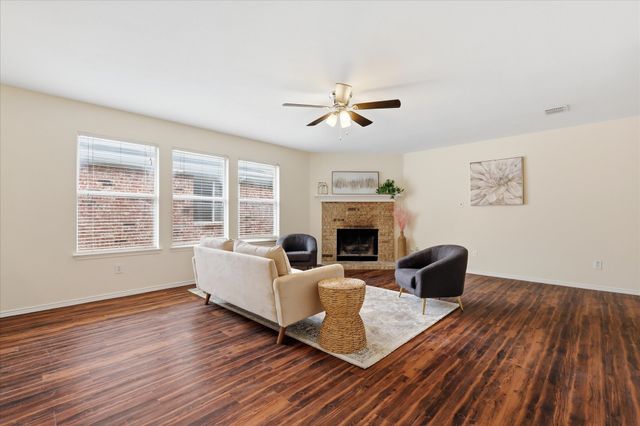 1572 Chivalry Lane, Little Elm, TX 75068
