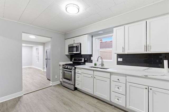 521 Fitch Road, Rockford, IL 61109