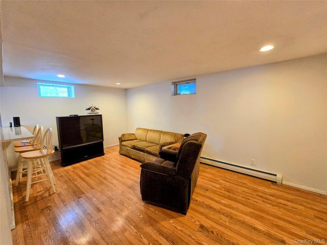 189 Broadway, Rocky Point, NY 11778