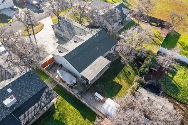 19701 Black Fox Drive, Cottonwood, CA 96022