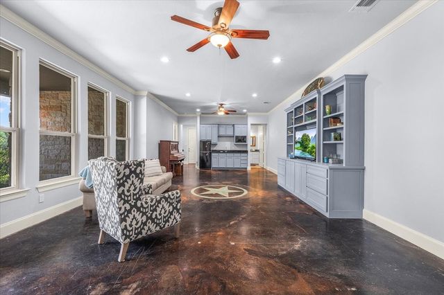 10021 Yeoman Lane, Fort Worth, TX 76179