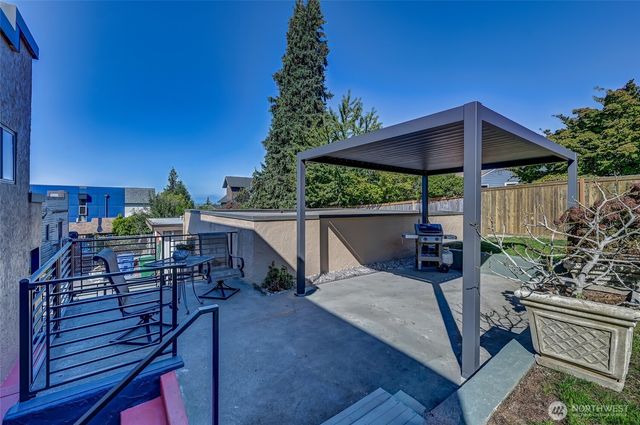 3940 SW Rose Street, Seattle, WA 98136