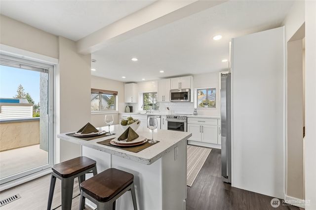 3940 SW Rose Street, Seattle, WA 98136