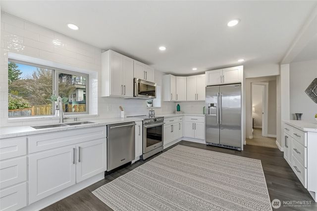 3940 SW Rose Street, Seattle, WA 98136