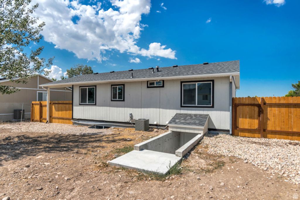 735 W 880 S, Tooele, UT 84074 — photo 5