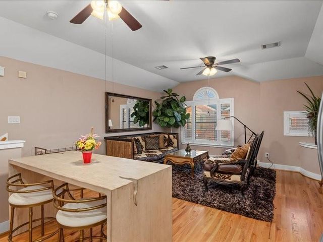 5941 South Loop E 504, Houston, TX 77033