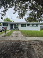 3341 NW 178th St, Miami Gardens, FL 33056