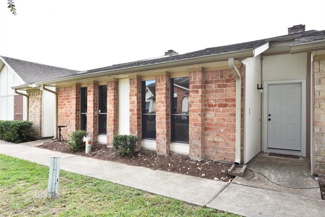 38 Pinehurst Lane, Missouri City, TX 77459