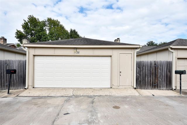 38 Pinehurst Lane, Missouri City, TX 77459