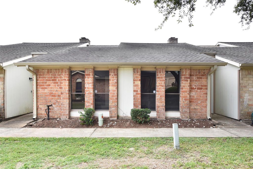 38 Pinehurst Lane, Missouri City, TX 77459