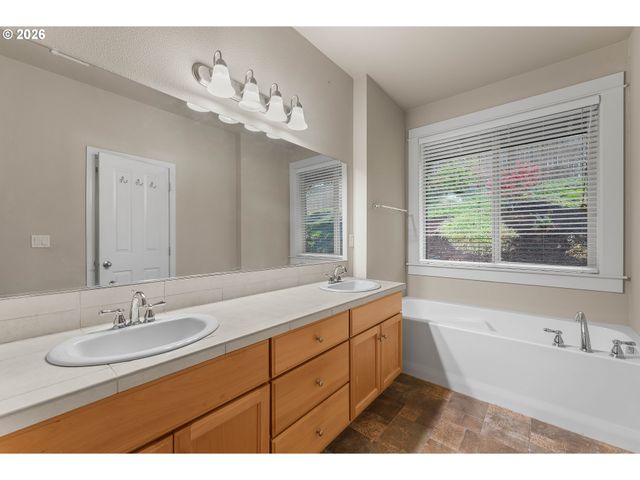 2829 Nw HILL St, Camas, WA 98607
